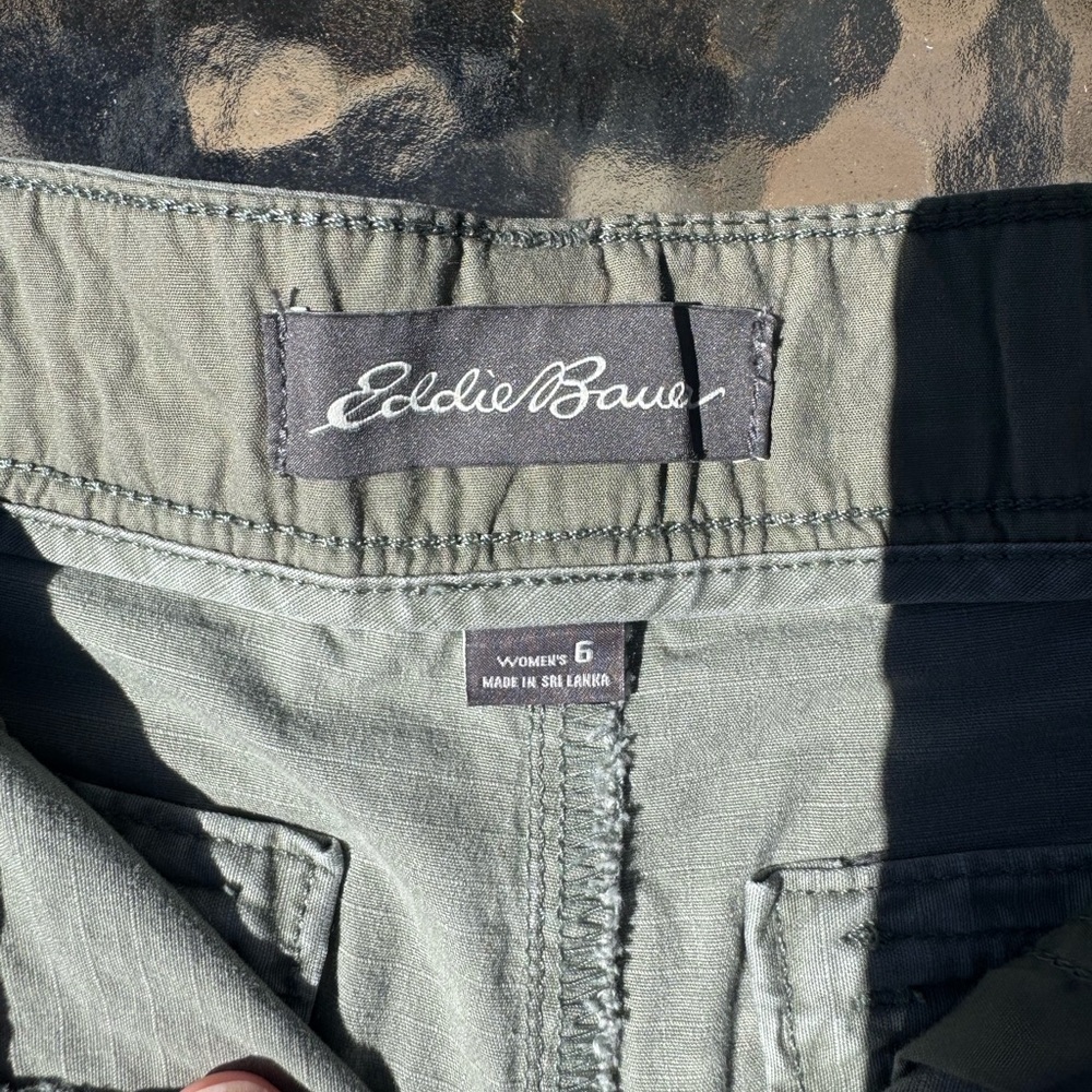 Eddie Bauer Olive Green Women's Cargo Shorts - Picture 4 of 9